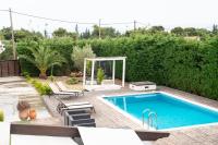 Private Villa Loutraki with Pool, BBQ & View - B&B Loutráki