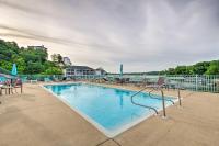 Screened Balcony with Views Sleek Lake Ozark Gem! - B&B Lake Ozark