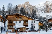 Apartments Hotel Garden - Bed and Breakfast Sëlva