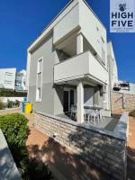Apartment High Five Novalja - B&B