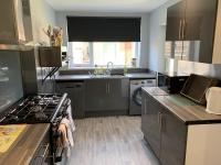 Heather Glen. Six bedroom home near the sea. - Chambres d'hôtes Blackpool