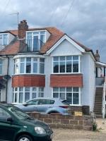 Lovely bijou loft apt, one road back from the sea - B&B