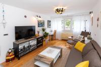 SplitStay - Spacious & Peaceful, 15 Min Walk to Old Town - Chambres d'hôtes Split