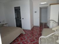 Habitación Triple con balcón