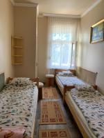 Habitación Triple con vistas al jardín