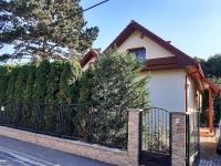 House w little tropical garden - B&B Budapest