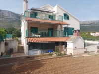 Happy House for Holiday Marina, Big Terrace with Sea View, free BBQ & Parking - Quiet Place - Chambres d'hôtes Kutleše