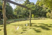 "Hana's Celeste Retreat" Large Modern Villa Sleeps 6 on 20 Acres of Nature! - Chambres d’hôtes Bijagua
