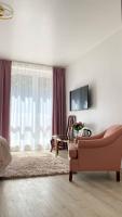 Zimmer mit Queensize-Bett und Balkon