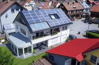 Ferienwohnung am Enzufer mit Balkon in Bad Wildbad im Schwarzwald - B&B Bad Wildbad