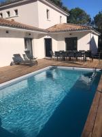 Villa- Vaux sur mer -200 m plage Nauzan - Piscine - Chambres d’hôtes Vaux-sur-Mer
