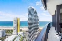 B&B Gold Coast - Oracle Resort Broadbeach - 4 Bedroom Sub Penthouse Ocean View Apartment - QSTAY - Bed and Breakfast Gold Coast