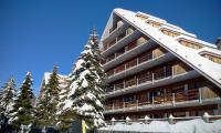 STUPENDO 3 CAMERE, PISCINA, BOX, VICINISSIMO PISTE - B&B
