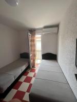 Tweepersoonskamer met 2 Aparte Bedden en Balkon