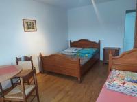 Chambre Triple avec Salle de Bains Privative