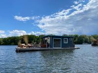 Großes gemütliches Hausboot in Berlin