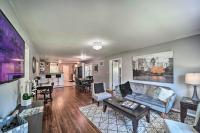 B&B Tulsa - Airy Central Getaway with Porch and Private Yard! - Bed and Breakfast Tulsa