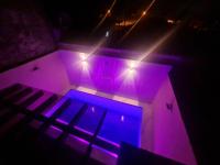 A Casa Linda Com Piscina Aquecida churrasqueira wifi pertinho da praia em Itanhaém - B&B Itanhaém