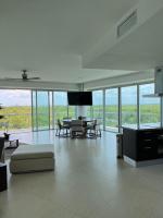 Beach, pool 3BR Apartment - 8 guests - B&B