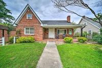 Spacious Home with Game Room and Backyard Lounge! - Ferienwohnung Durham