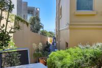 Backup-Powered Camps Bay Garden Apartment - B&B Cape Town