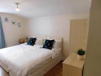 B&B Londen - Entire 4 bedroom Terrace house in London - Bed and Breakfast Londen