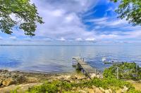 Spacious Waterfront Retreat Near UW-Green Bay - Ferienwohnung Green Bay