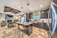 Modern Mtn Retreat, Walk to Lake and Trails! - B&B Ruidoso