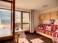 Studio lumineux avec balcon - Départ skis aux pieds - 4 pers, TV, DVD, proche commodités - FR-1-344-967 - Chambres d’hôtes