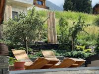 Three-Bedroom Apartment with Mountain View
