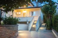 Wellness Studio D'Or - Exclusive NEW apartment With whirlpool, sauna, sunny terrace, private parking - Chambres d'hôtes Poreč