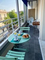 Spacious and Stylish One-Bedroom Apartment on Place de Gaulle Antibes - B&B Antibes