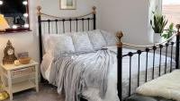 B&B Bicester - Entire home: Bicester Village 10min walk (650m) - Bed and Breakfast Bicester