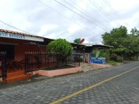 Hostal Bullshark - B&B Cuatro Esquinas