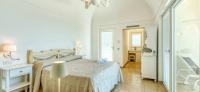 King Apartment with Sea View and Private Jacuzzi