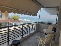 Annas seaside apartment - B&B Peraía