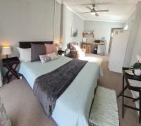 B&B Grahamstown - Cottage on Ilchester - Bed and Breakfast Grahamstown