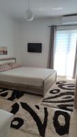 Habitación Triple con vistas al jardín