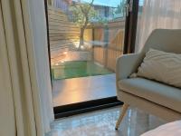 Chambre Lit Queen-Size - Vue sur Jardin