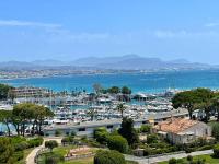 B&B Villeneuve-Loubet - #41 MARINA RIVIERA BAY - Marine Baie des Anges - Studio vue Mer et Port - Bed and Breakfast Villeneuve-Loubet