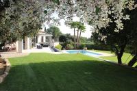 Luxurious villa 4 bedrooms in secluded area, swimming pool - B&B Valbonne