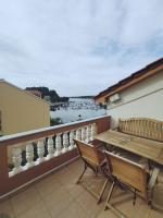 Apartment mit Balkon und Meerblick