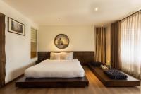 Cochin Signature Suite with Floating Breakfast and Free minibar