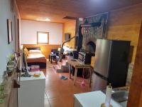 Potok kuca sa bazenom - B&B Konjic