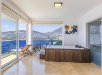 Luxury Villa very close to beach, amazing sea views, heated salt-water pool - Chambres d'hôtes Kaş