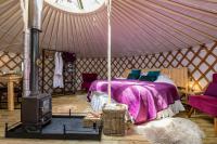 B&B Buxton - Luxury Yurt with Hot Tub - pre-heated for your arrival - Bed and Breakfast Buxton