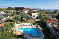 Holidayhome with bar and swimming pool - B&B