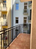 3 Bed Flat - Sleeps 10 - Pets - Smoking on terrace - Chambres d’hôtes Prague