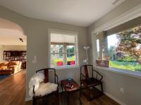 Spacious and quiet garden view room - B&B Kelowna