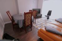 A stylish four bedroom house in wollaton - B&B